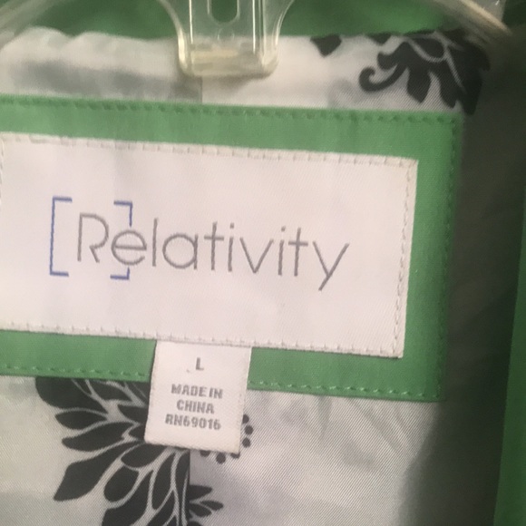 Beautiful green 😄Relativity😃trench coat size large for women - Picture 3 of 16